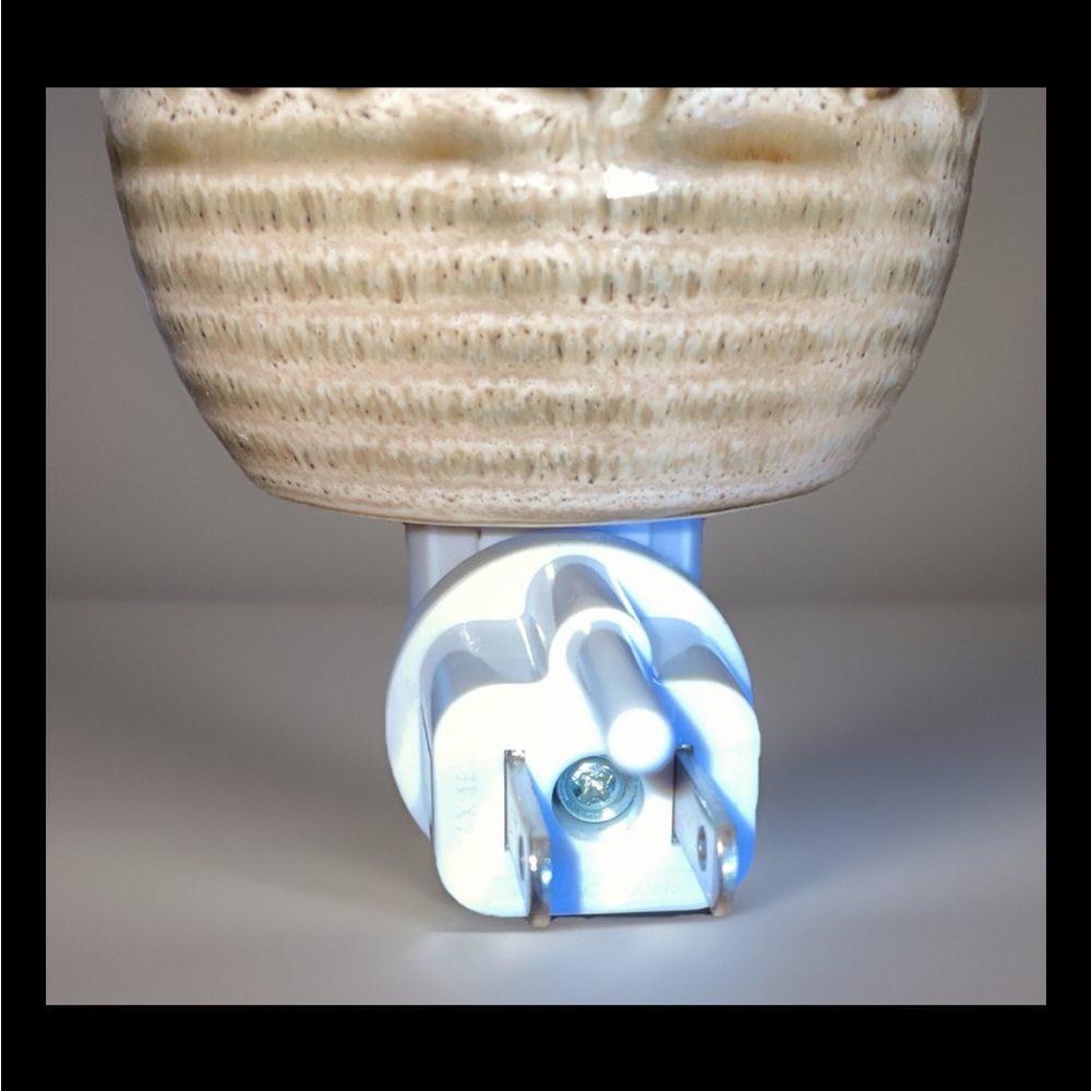 Tuscany Candle Ceramic Plug-In Fragrance Warmer & Night Light -Live Laugh Love - Picture 6 of 13